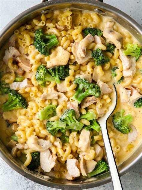 chicken-broccoli-macaroni-and-cheese-completely image