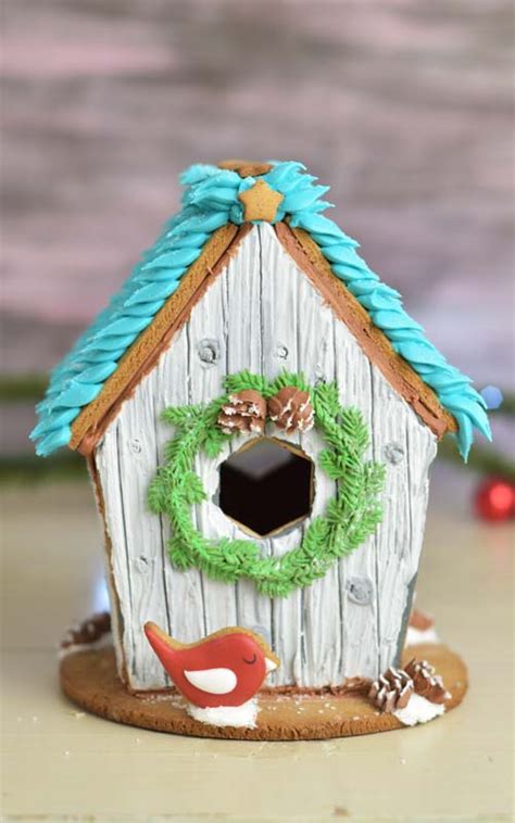 holiday-gingerbread-birdhouse-hanielas image