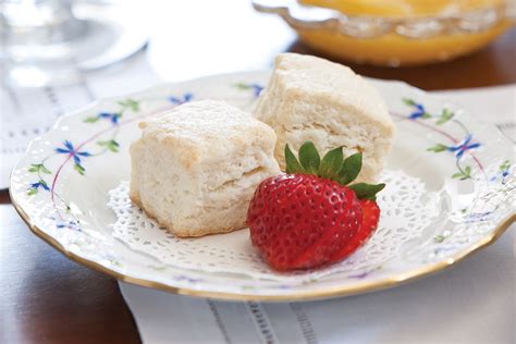 classic-cream-scones-teatime-magazine image