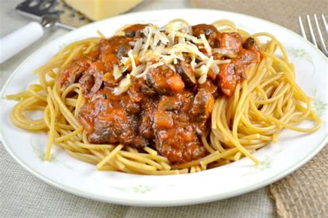 easy-meatless-spaghetti-recipe-build-your-bite image
