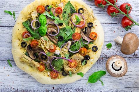 hummus-pizza-with-veggies-vegan-heaven image
