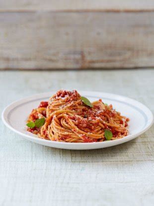 easy-tomato-sauce-jamie-oliver image