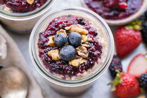 10-delicious-grab-and-go-overnight-oats image