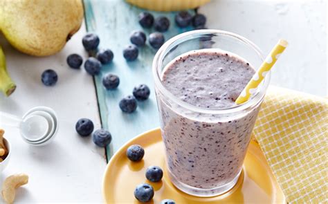 blueberry-pear-smoothie-nourish image
