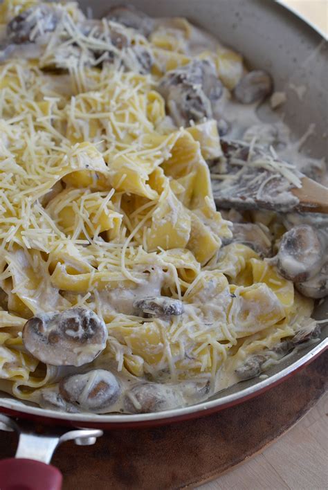 mushroom-ricotta-pasta-recipe-wonkywonderful image