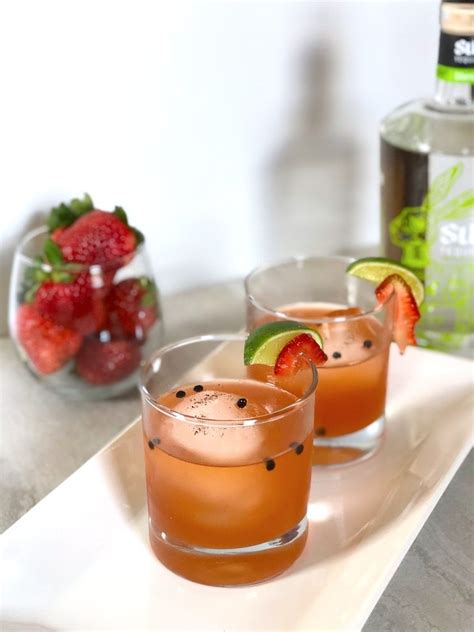 black-pepper-and-strawberry-sipper image
