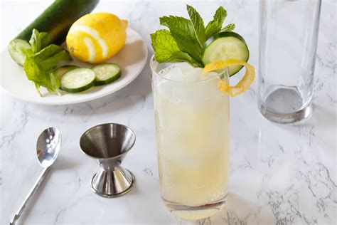 10-limoncello-cocktails-featuring-the-citrus-liqueur image