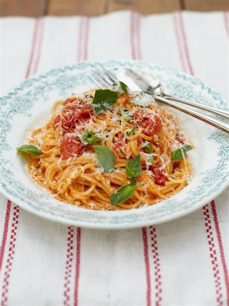 classic-tomato-spaghetti-pasta-recipes-jamie-oliver image