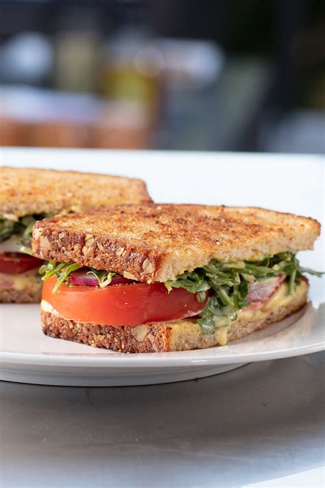 chef-robert-irvine-tomato-and-fresh-aioli-sandwich image