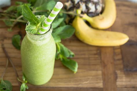 tropical-green-smoothie-food-matters image