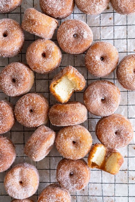 homemade-mini-donuts-video-tutorial-cloudy-kitchen image