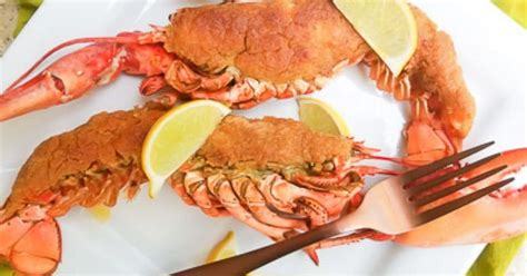 crispy-garlic-topping-baked-lobster-with-shrimp image