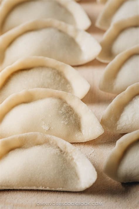 how-to-make-chinese-dumplings-omnivores-cookbook image