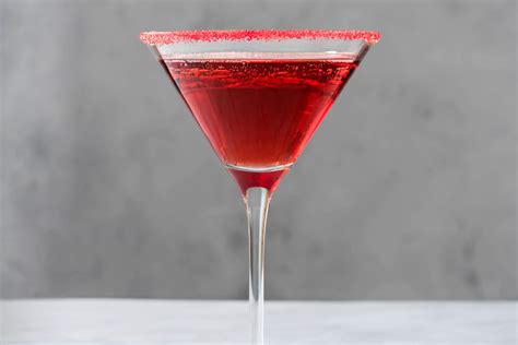 vampires-kiss-martini-champagne-cocktail-recipe-the image