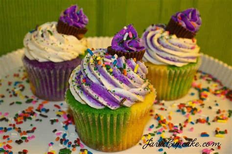 mardi-gras-cupcakes-javacupcake-food-farming image