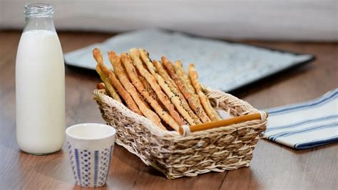 grissini-recipe-how-to-make-crispy-italian-breadsticks image