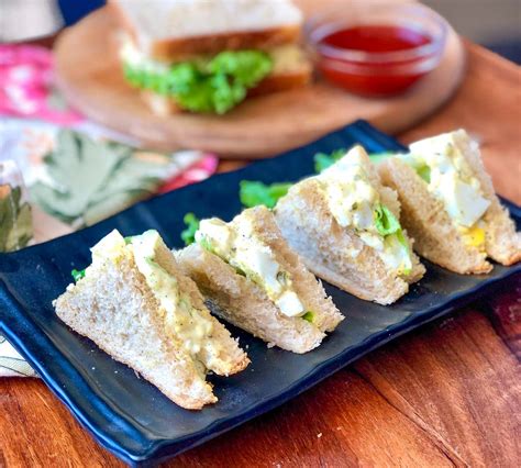 egg-and-cheesy-garlic-mayo-sandwich-archanas image