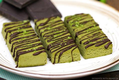 no-bake-matcha-green-tea-fudge-diy-protein-bars image