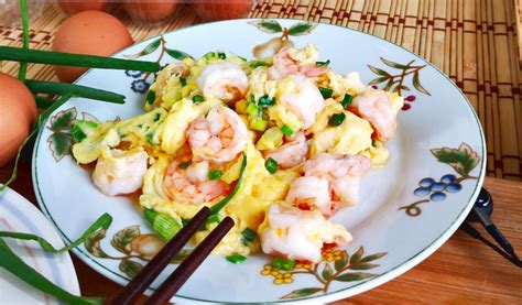 shrimp-and-eggs-recipe-cantonese-style-滑蛋虾仁 image
