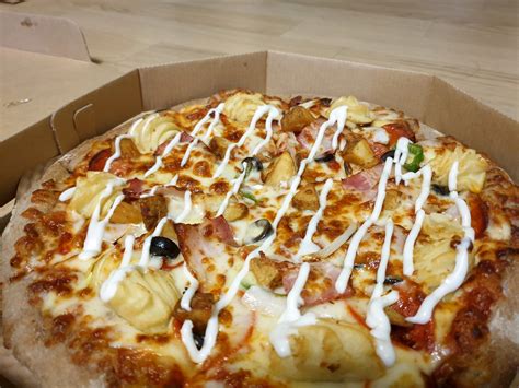 potato-pesto-pizza-healthyfoodforlivingcom image