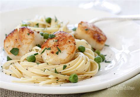 linguini-with-sauted-scallops-and-peas image