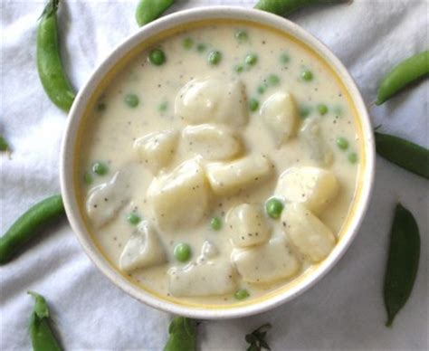 creamed-potatoes-and-peas-tasty-kitchen image