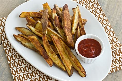 garlicky-oven-fries-with-harissa-ketchup-oh-my-veggies image