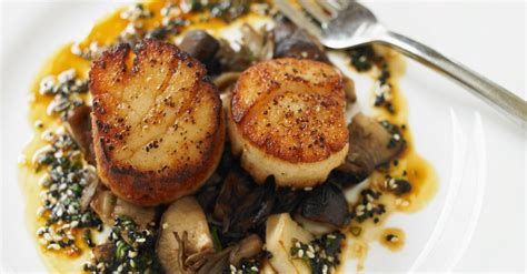 scallops-with-mushrooms-recipe-eat-smarter-usa image