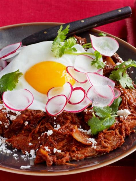 chicken-chilaquiles-with-fried-eggs-recipe-food image