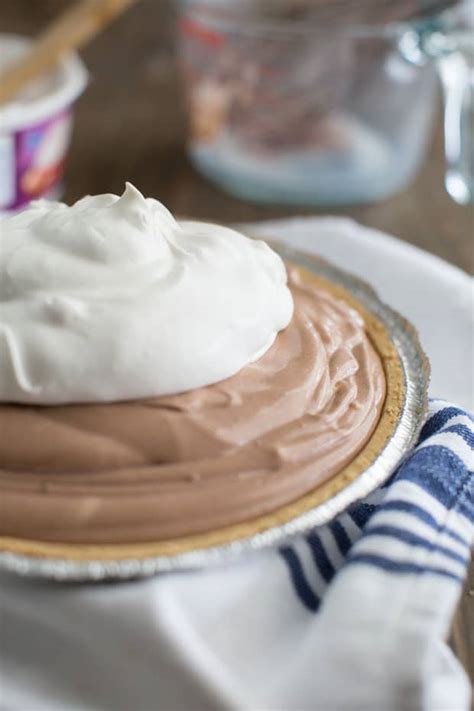 chocolate-pudding-pie-the-best-blog image