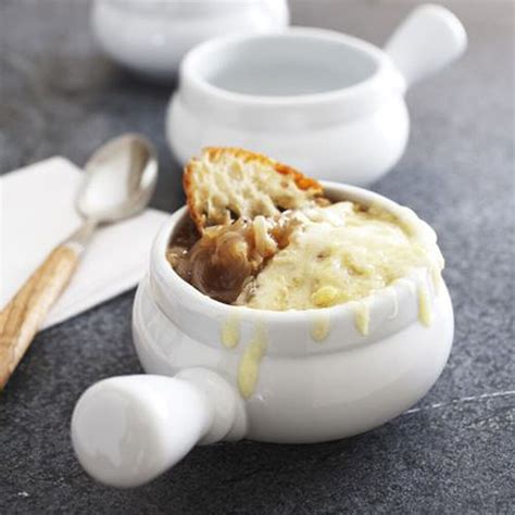 french-onion-soup-with-comt-from-bon-apptit image