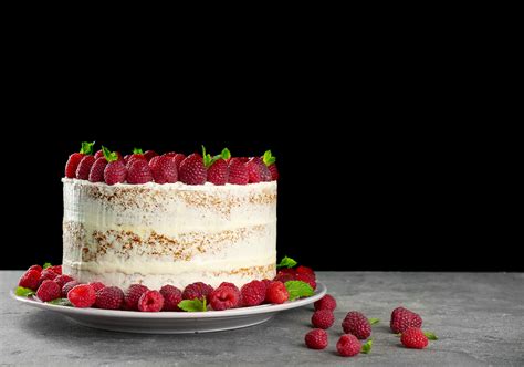 raspberry-laced-vanilla-cake-bishops-orchards image