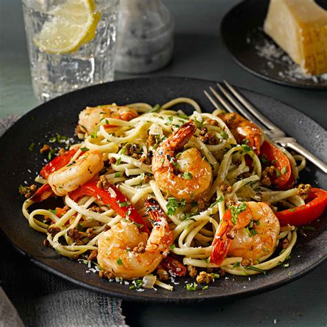 garlicky-shrimp-linguine-recipe-kelloggs image