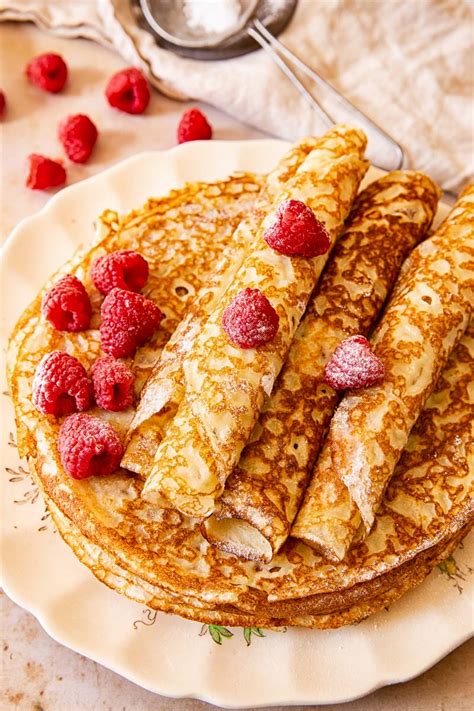 russian-crepes-blini-video-thin-and-delicate image