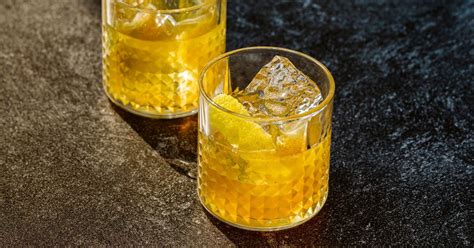 rum-brandy-punch-recipe-liquorcom image