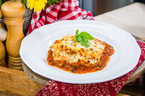 recipe-cindi-madsen-classic-italian-lasagna-home image