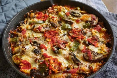 deep-dish-pizza-casserole-thick-cheesy-low-carb image