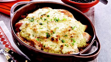 chicken-cutlets-with-green-chile-sauce image