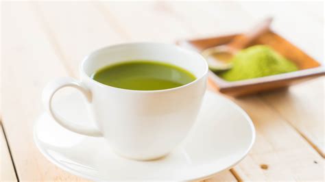 a-beginners-guide-to-matcha-a-total-superfood-food image