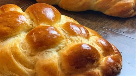 classic-challah-the-kosher-baker image