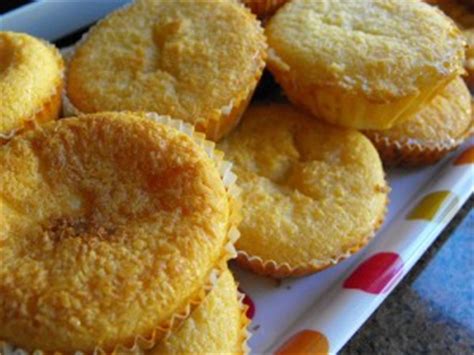 portuguese-coconut-cupcakes-queijadas-de-coco image