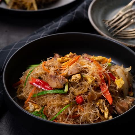 thai-stir-fried-glass-noodles-pad-woon-sen-marions image