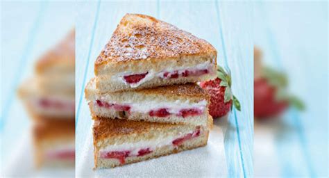 strawberry-and-cream-cheese-sandwich-recipe-the image