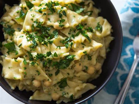 how-to-turn-beans-into-a-creamy-vegan-pasta-sauce image