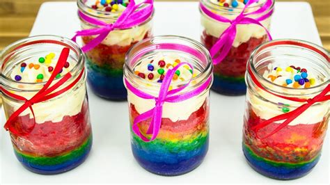 rainbow-cupcakes-in-a-jar-how-to-make-by-cookies image