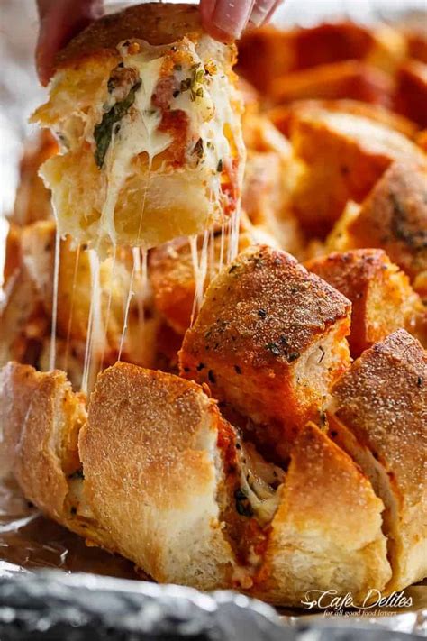 garlic-butter-pizza-pull-apart-bread-cafe-delites image