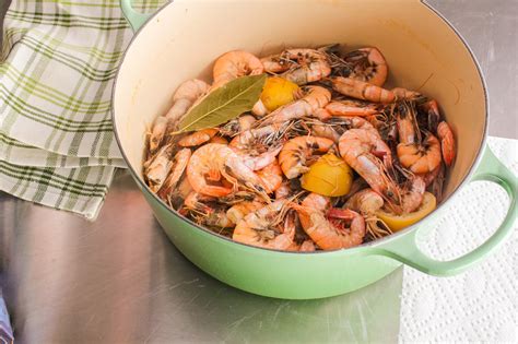 perfect-spiced-boiled-shrimp image