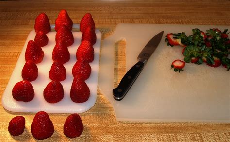 strawberry-santas-kellis-kitchen image