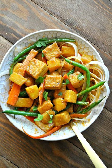 vegan-pineapple-tofu-curry-rabbit-and-wolves image