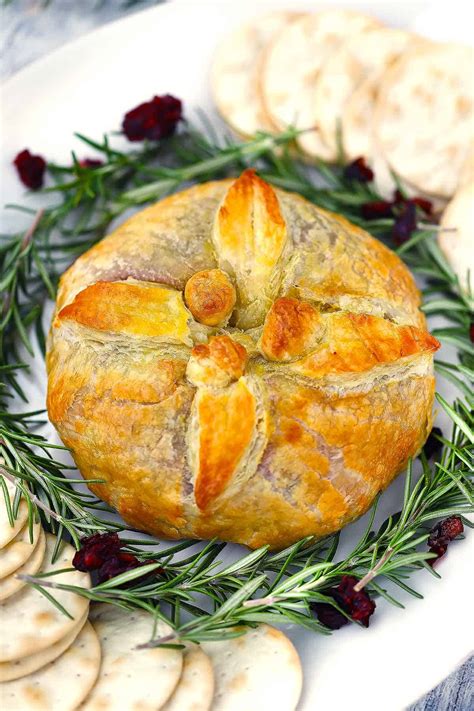 baked-brie-en-crote-with-cranberry-sauce-bowl-of image